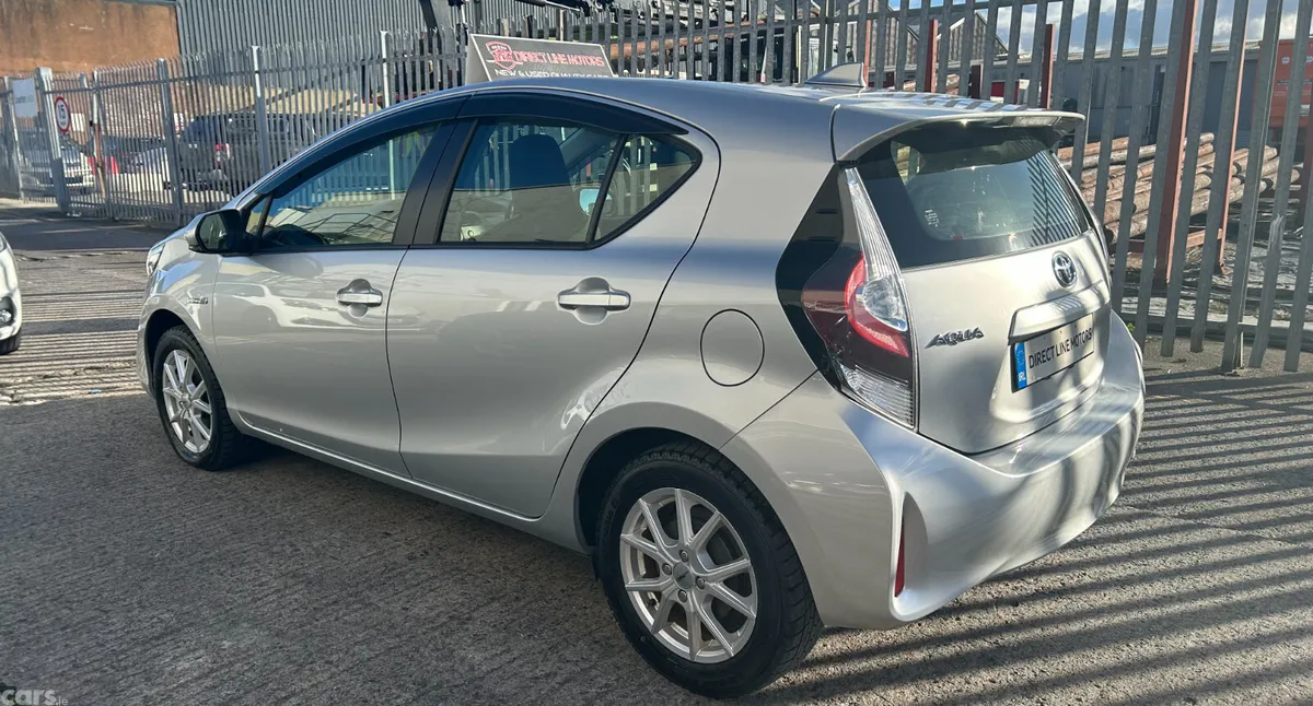 Toyota Aqua Hatchback, Petrol Hybrid, 2019, Silver