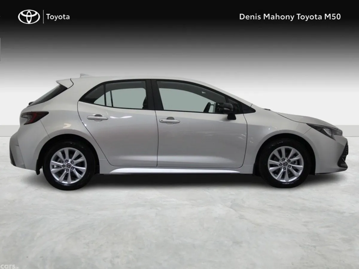 Toyota Corolla Hatchback, 2027, 