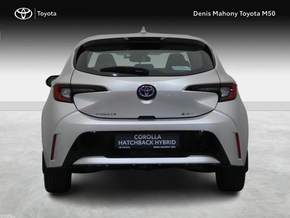 Toyota Corolla Hatchback, 2027, 