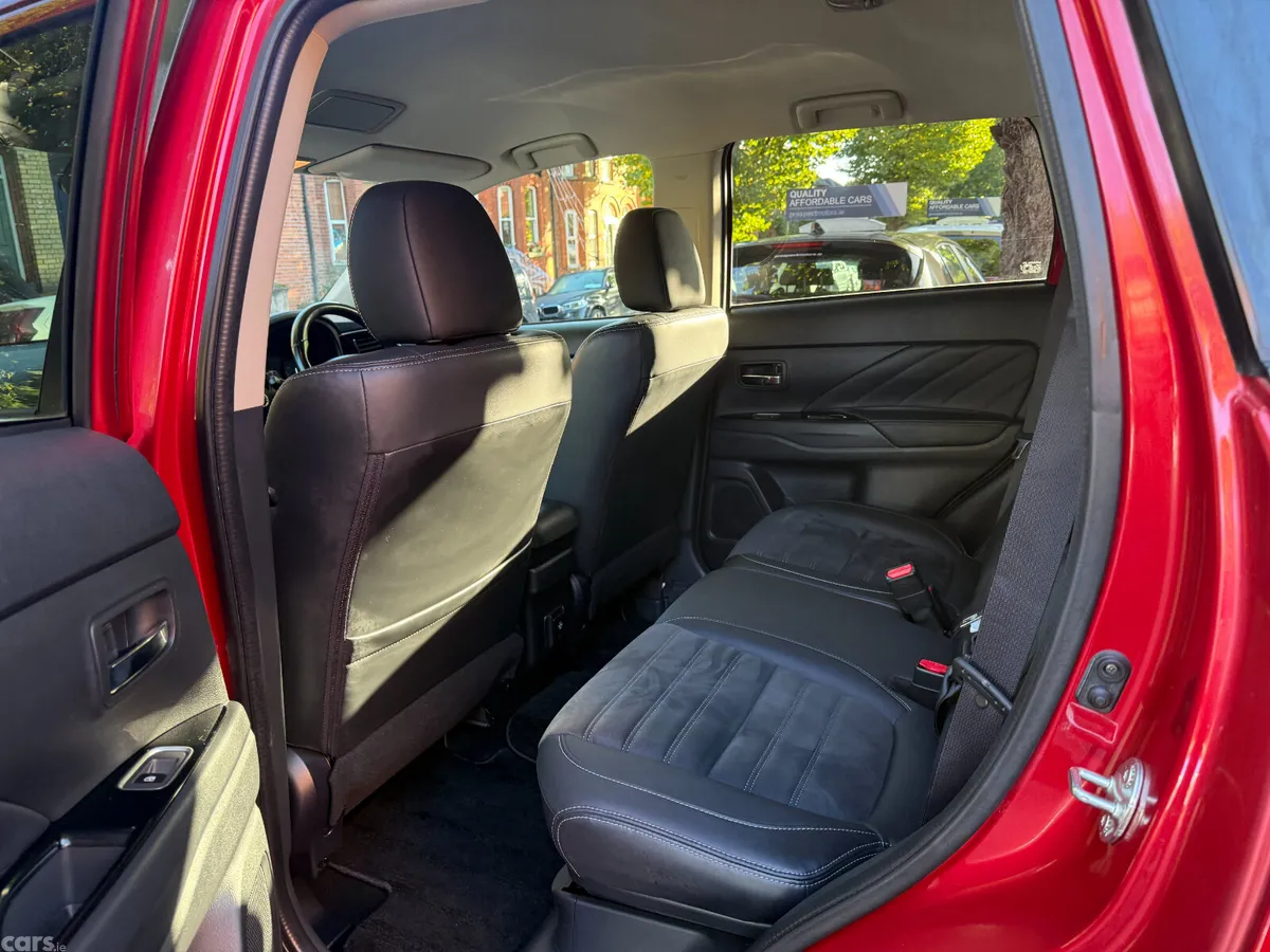 Mitsubishi Outlander SUV, Petrol Plug-in Hybrid, 2017, Red