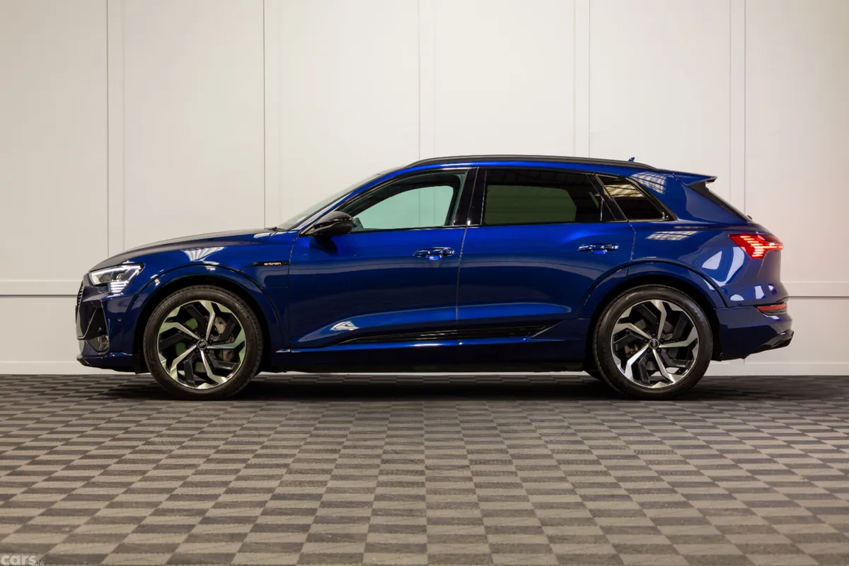 Audi Q8 e-tron SUV, Electric, 2022, Blue