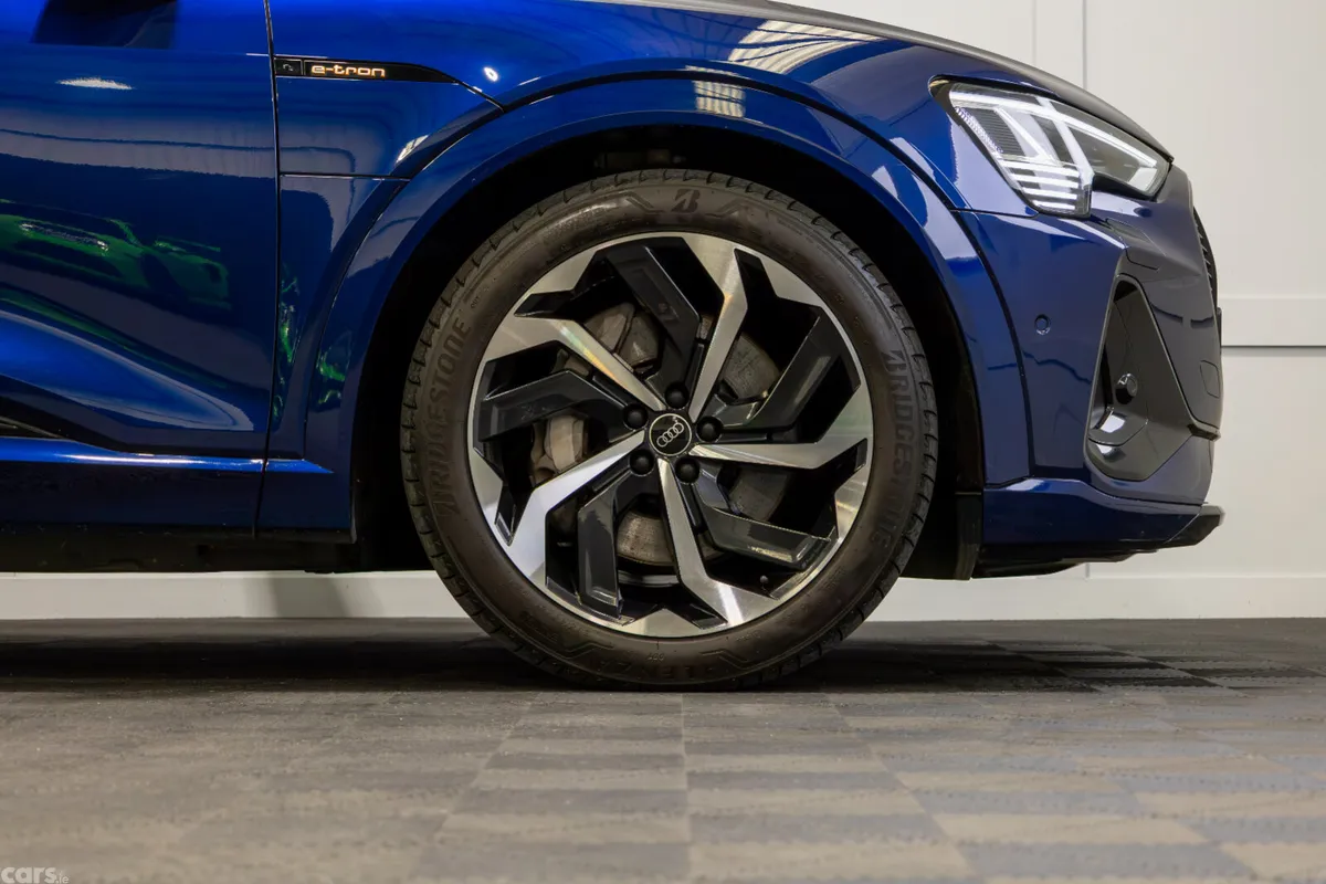 Audi Q8 e-tron SUV, Electric, 2022, Blue