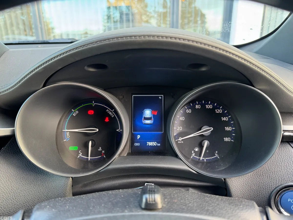 Toyota C-HR SUV, Petrol Hybrid, 2018, Silver