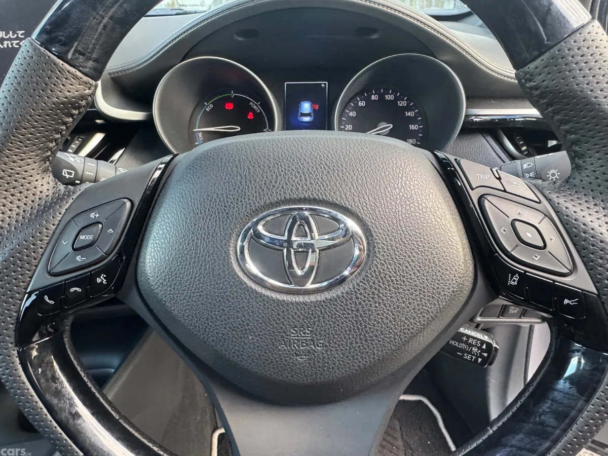 Toyota C-HR SUV, Petrol Hybrid, 2018, Silver