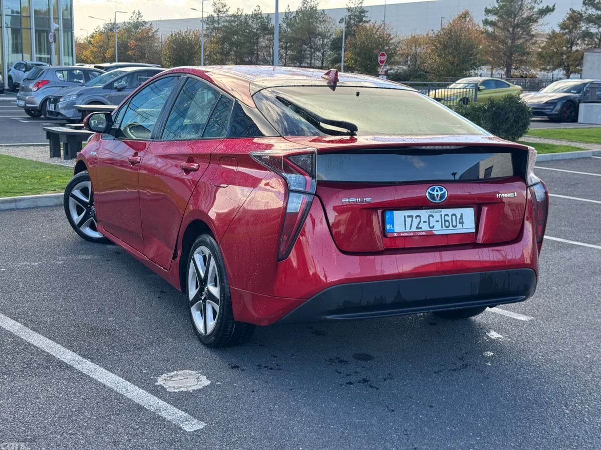 Toyota Prius Hatchback, Petrol Hybrid, 2017, Red