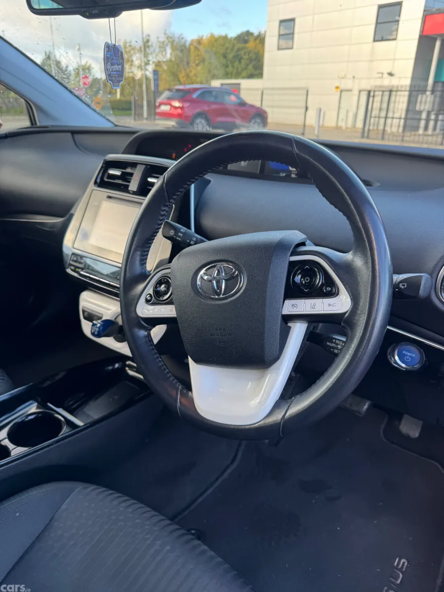 Toyota Prius Hatchback, Petrol Hybrid, 2017, Red