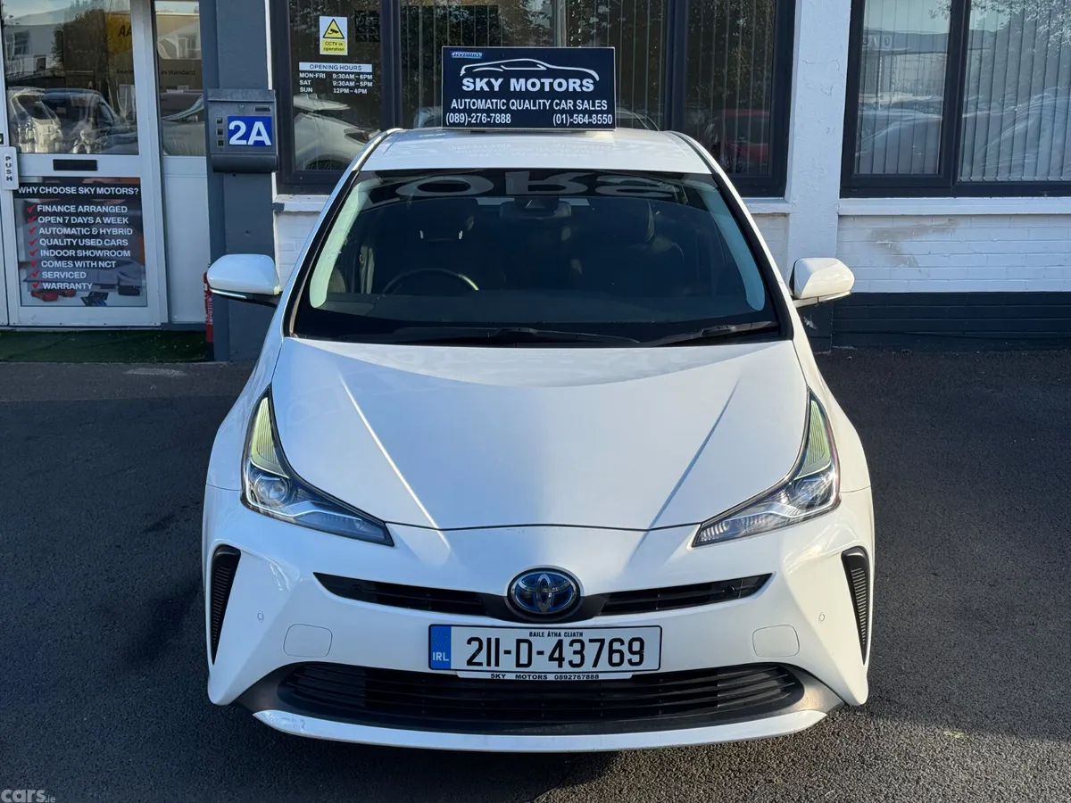 Toyota Prius Hatchback, Petrol Hybrid, 2021, White