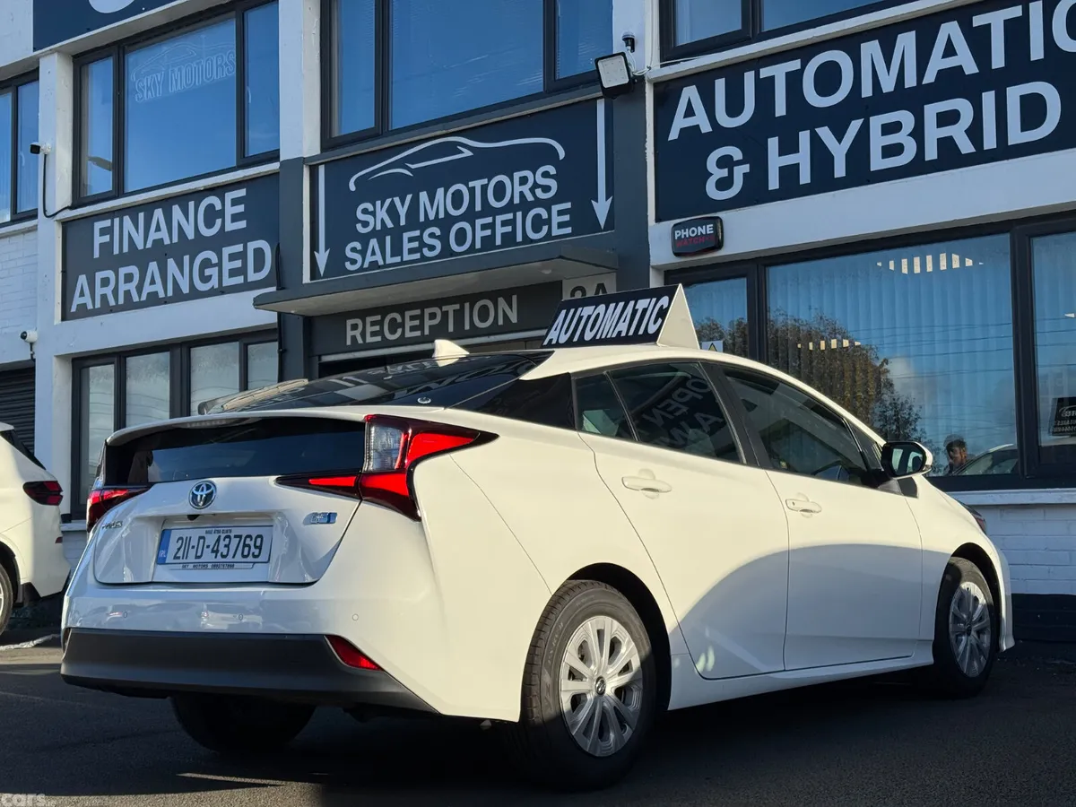 Toyota Prius Hatchback, Petrol Hybrid, 2021, White