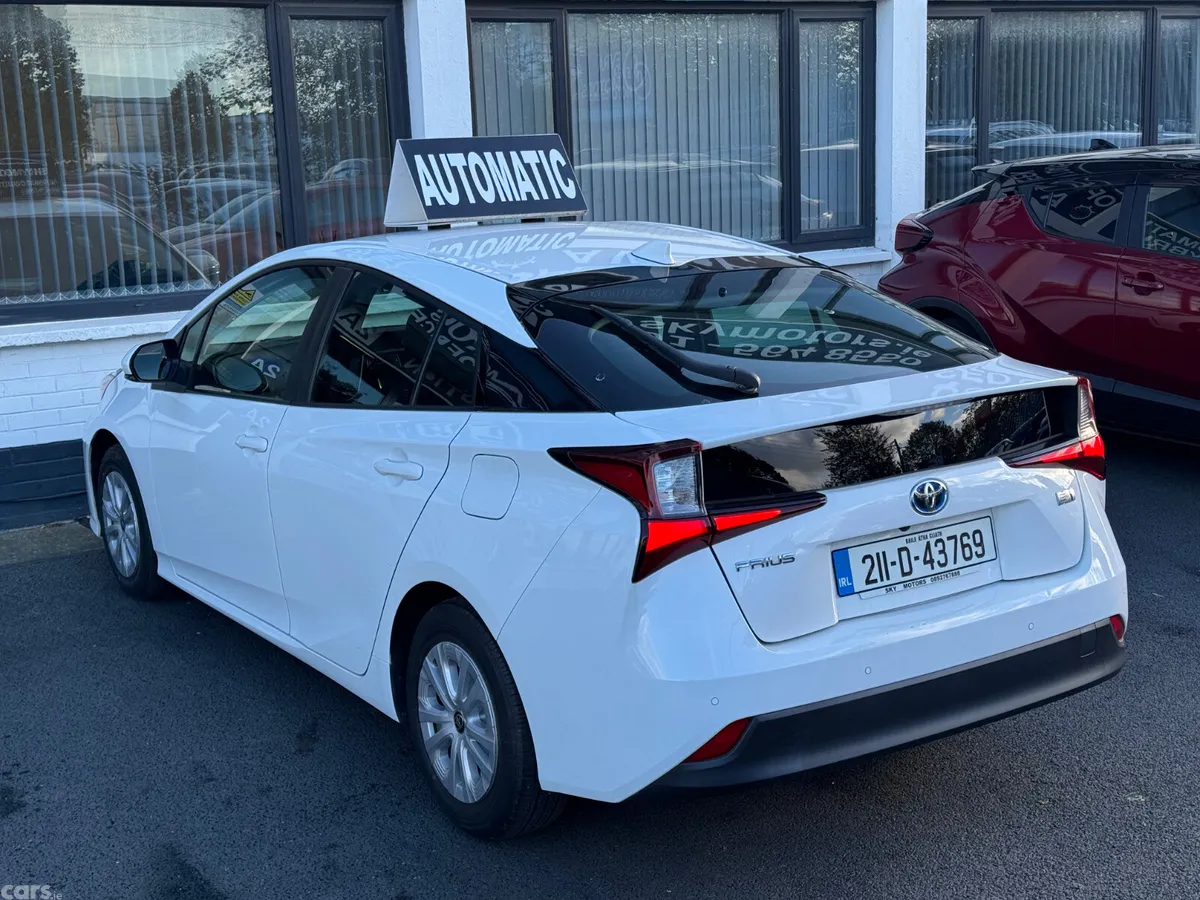 Toyota Prius Hatchback, Petrol Hybrid, 2021, White