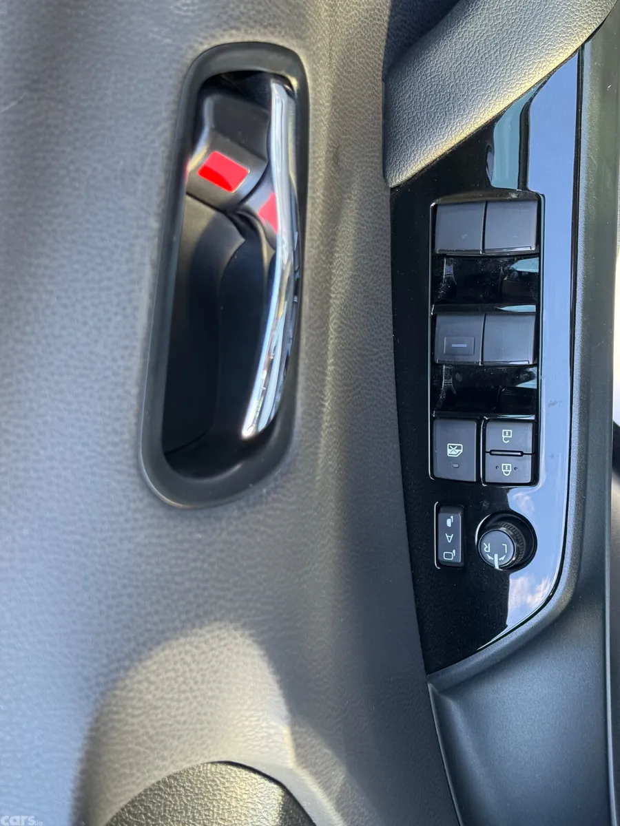 Toyota Prius Hatchback, Petrol Hybrid, 2021, White