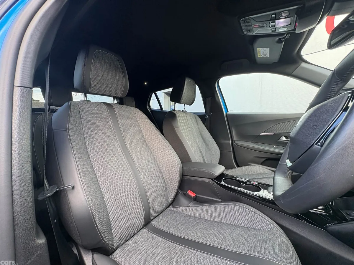 Peugeot 2008 SUV, Electric, 2025, Blue