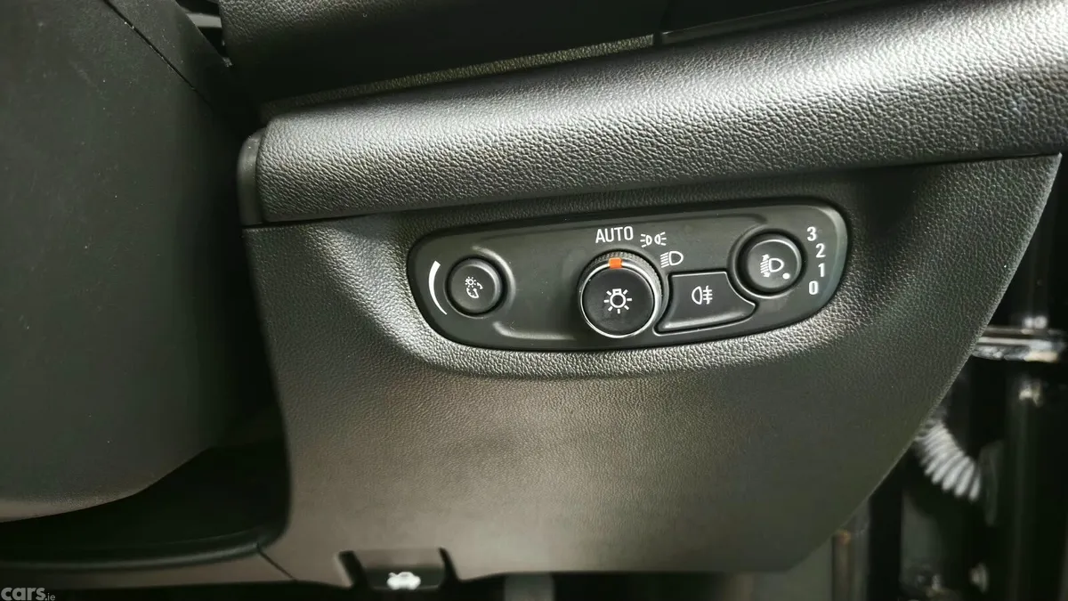 Opel Insignia Hatchback, Diesel, 2019, Black