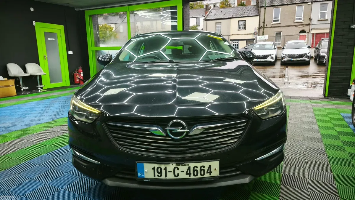 Opel Insignia Hatchback, Diesel, 2019, Black