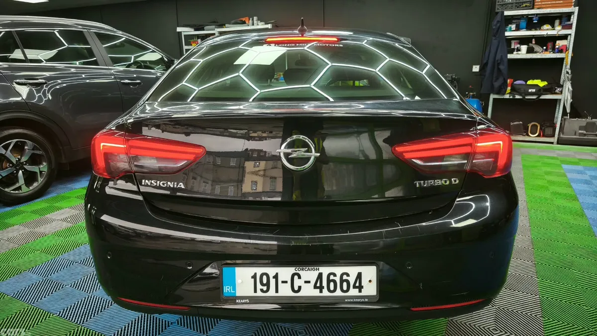 Opel Insignia Hatchback, Diesel, 2019, Black