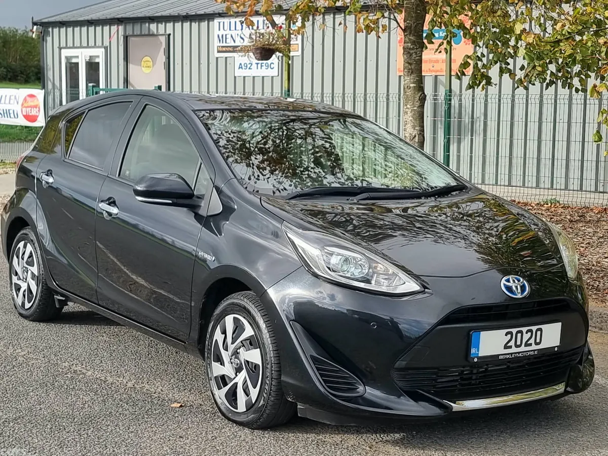 Toyota Aqua Hatchback, Petrol Hybrid, 2020, White