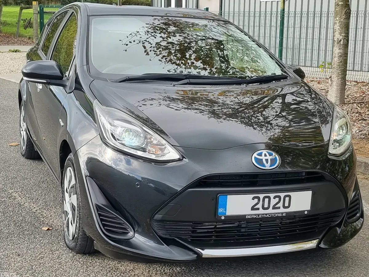 Toyota Aqua Hatchback, Petrol Hybrid, 2020, White