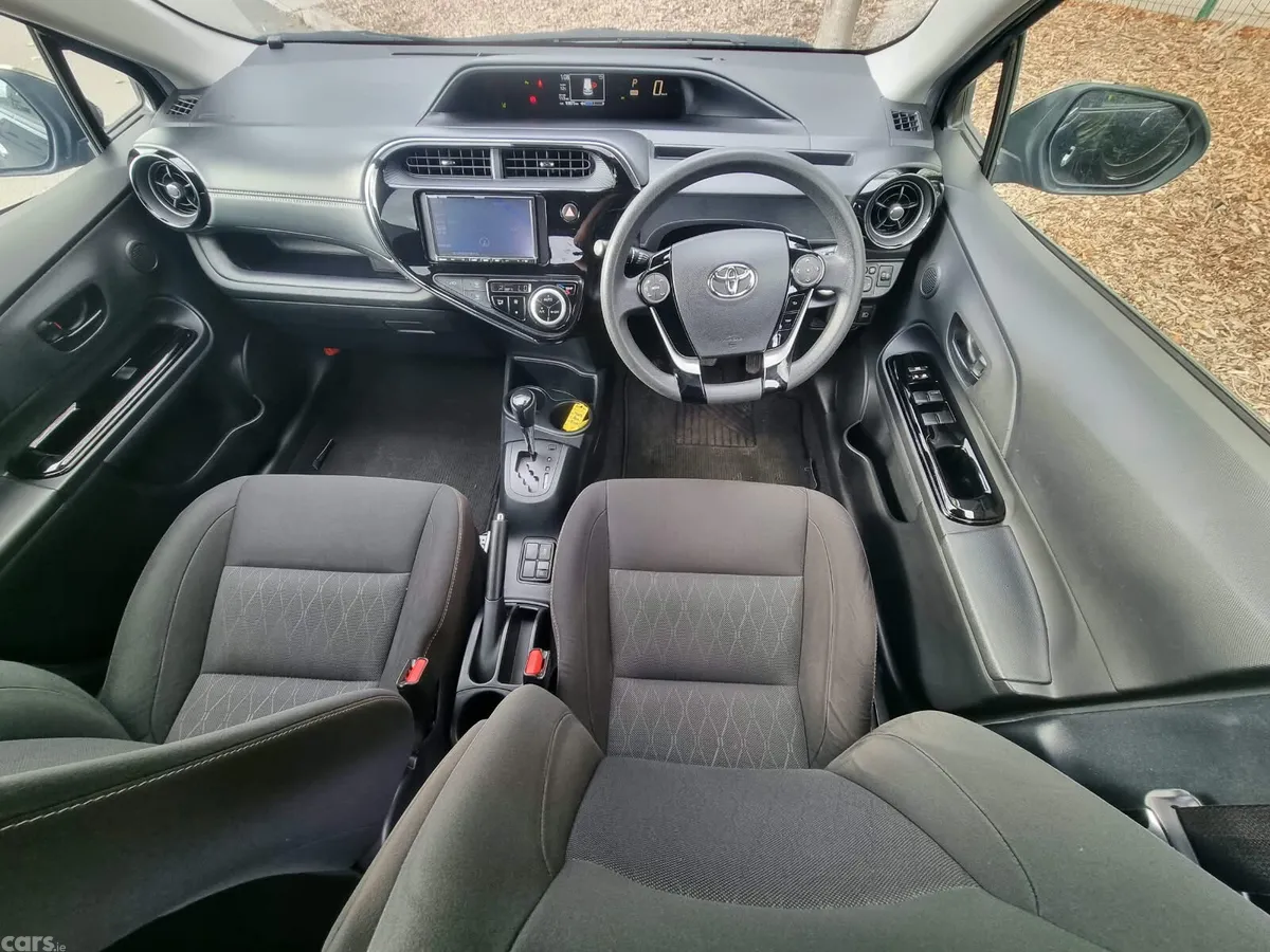 Toyota Aqua Hatchback, Petrol Hybrid, 2020, White