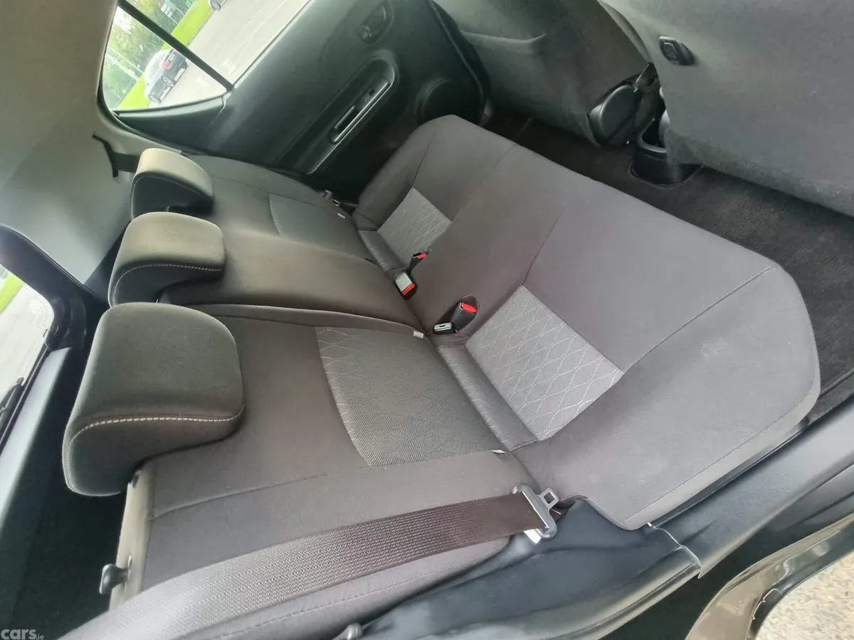 Toyota Aqua Hatchback, Petrol Hybrid, 2020, White