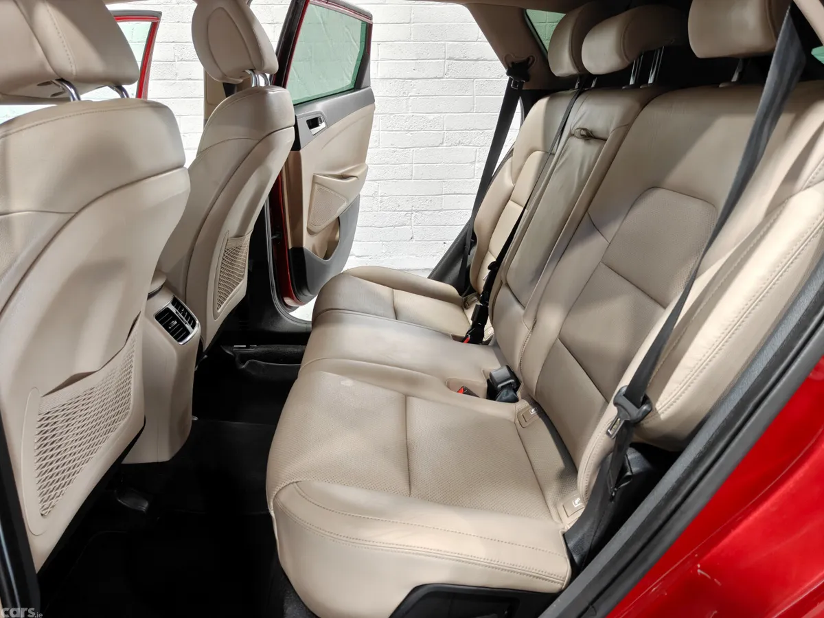 Hyundai Tucson SUV, Diesel, 2018, Red