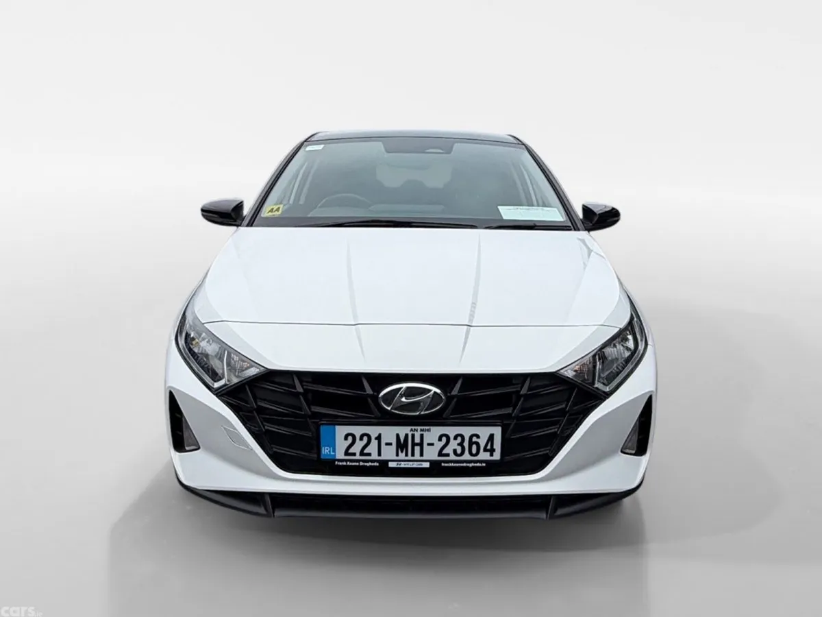 Hyundai i20 Hatchback, Petrol, 2022, White