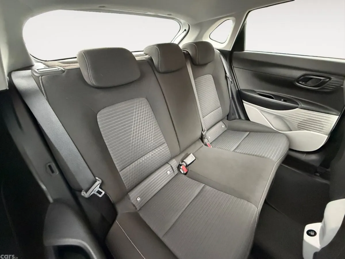Hyundai i20 Hatchback, Petrol, 2022, White