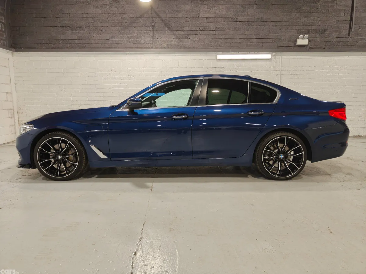 BMW 5-Series Saloon, Petrol Plug-in Hybrid, 2017, Blue
