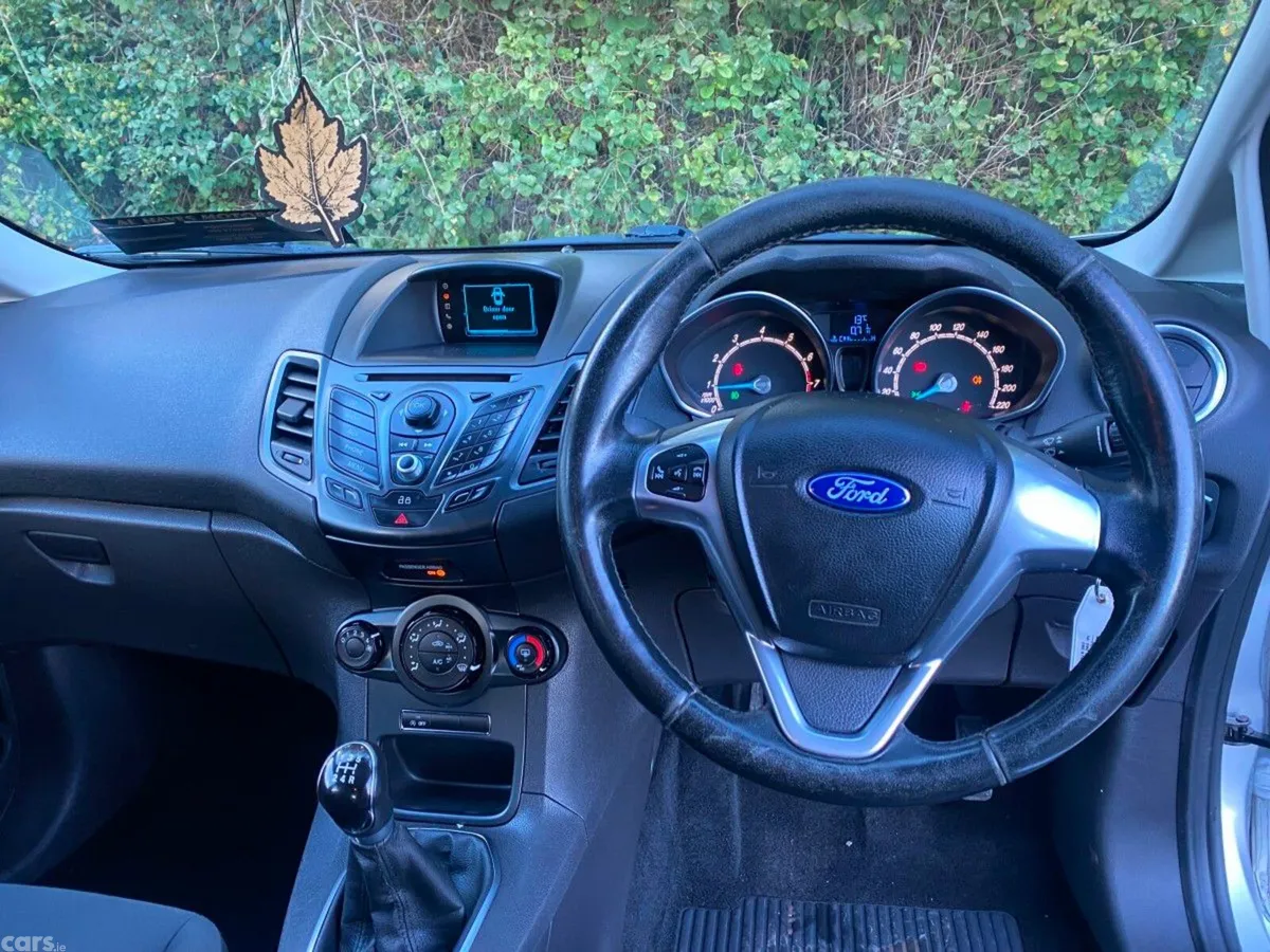 Ford Fiesta Hatchback, Petrol, 2015, Silver
