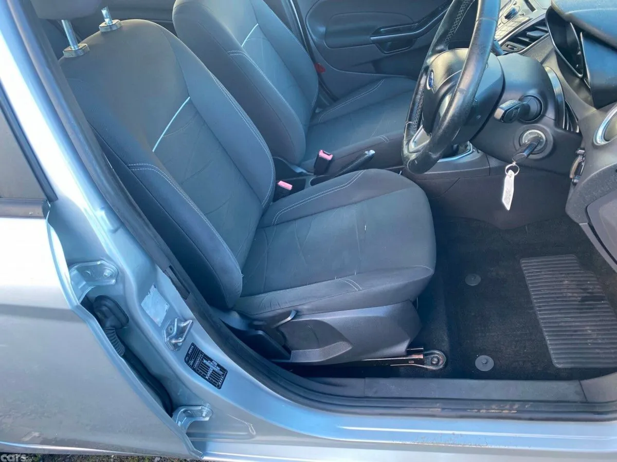Ford Fiesta Hatchback, Petrol, 2015, Silver