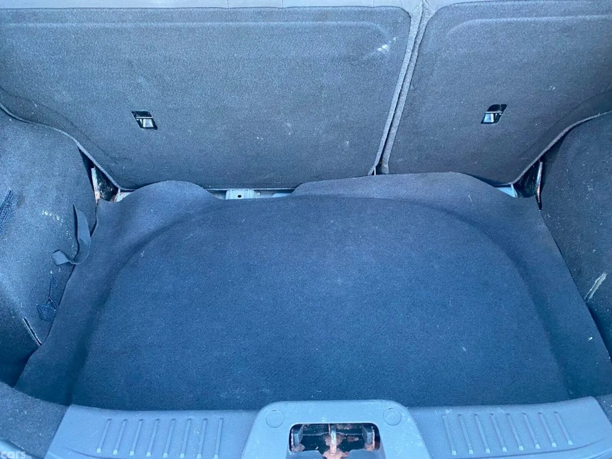 Ford Fiesta Hatchback, Petrol, 2015, Silver