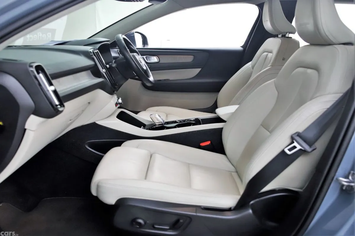 Volvo XC40 Estate, Petrol Plug-in Hybrid, 2020, Grey
