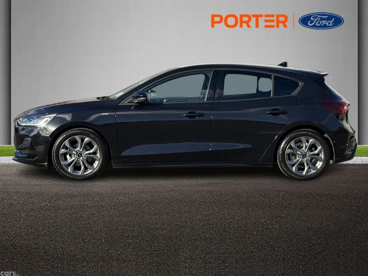 Ford Focus Hatchback, Diesel, 2024, Black
