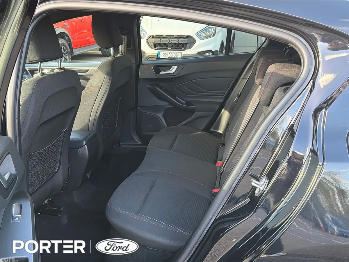 Ford Focus Hatchback, Diesel, 2024, Black