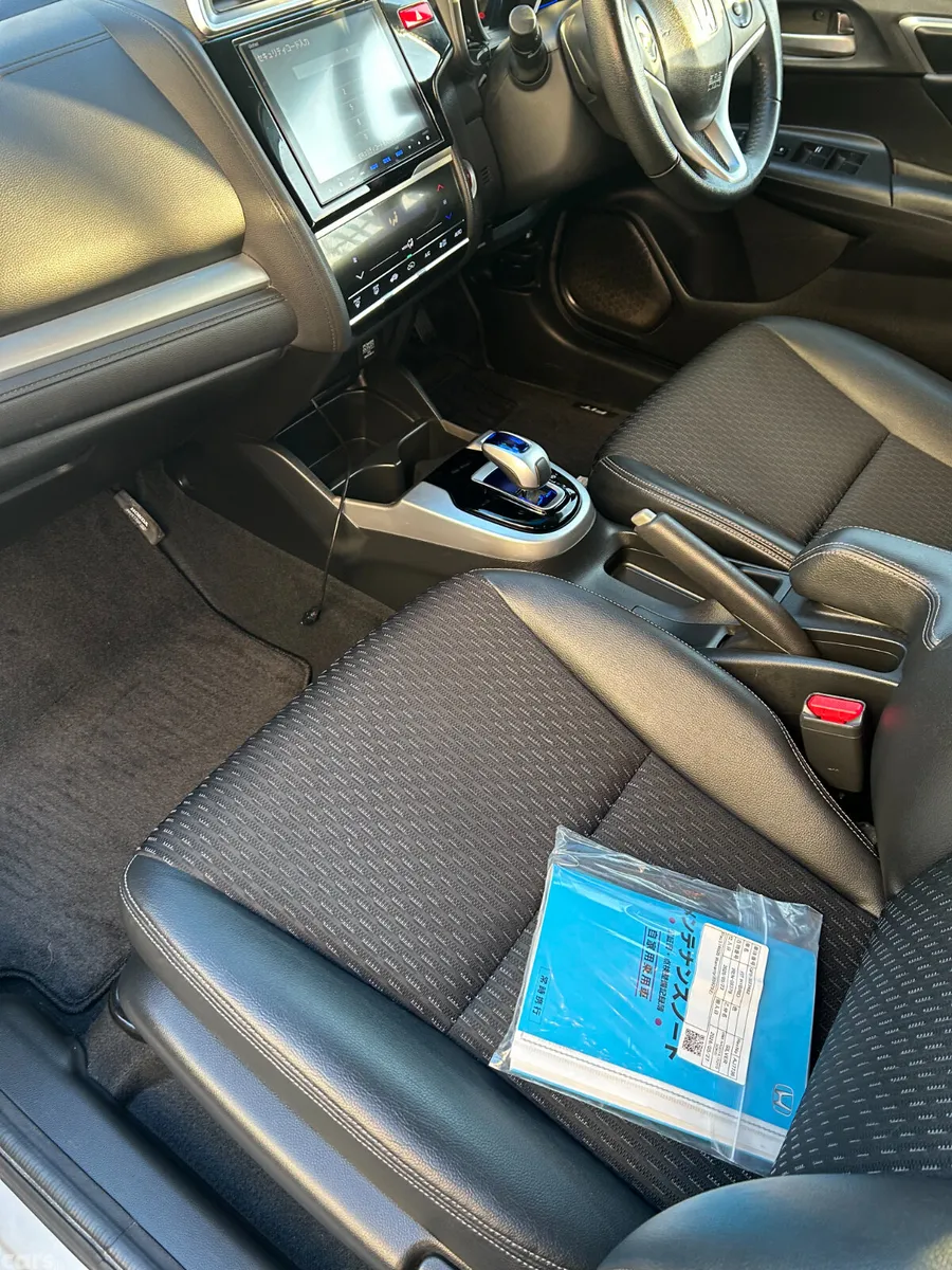 Honda Fit Hatchback, Petrol Hybrid, 2013, Silver
