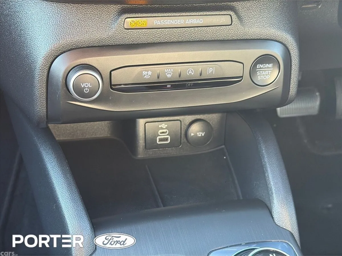 Ford Focus Hatchback, Diesel, 2024, Black