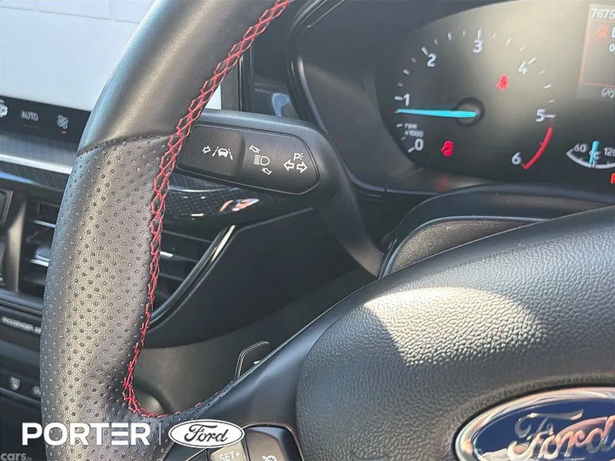 Ford Focus Hatchback, Diesel, 2024, Black