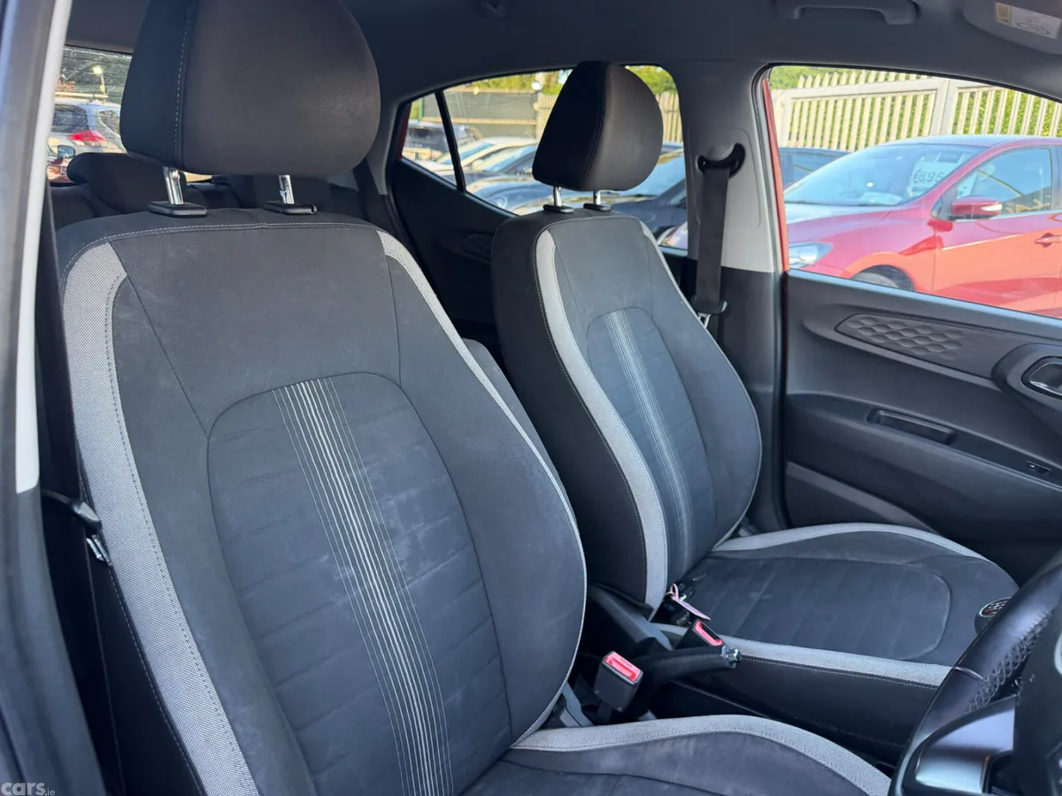 Hyundai i10 Hatchback, Petrol, 2020, Red