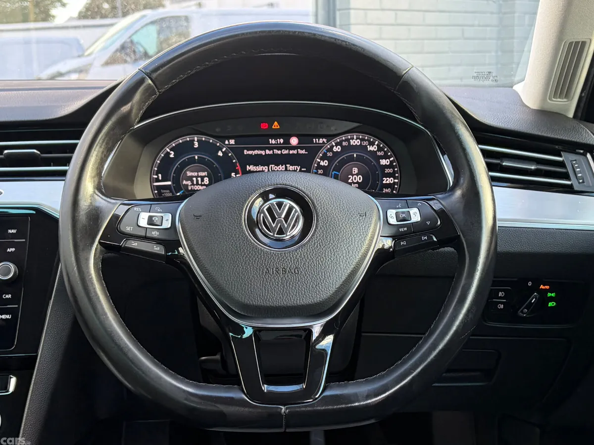 Volkswagen Passat Saloon, Diesel, 2020, Grey