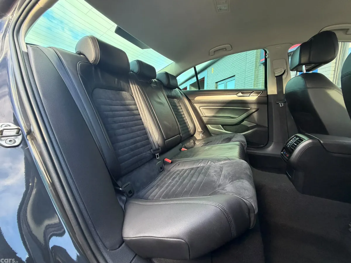 Volkswagen Passat Saloon, Diesel, 2020, Grey