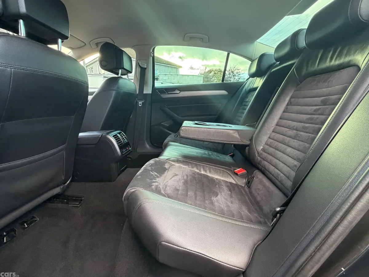 Volkswagen Passat Saloon, Diesel, 2020, Grey