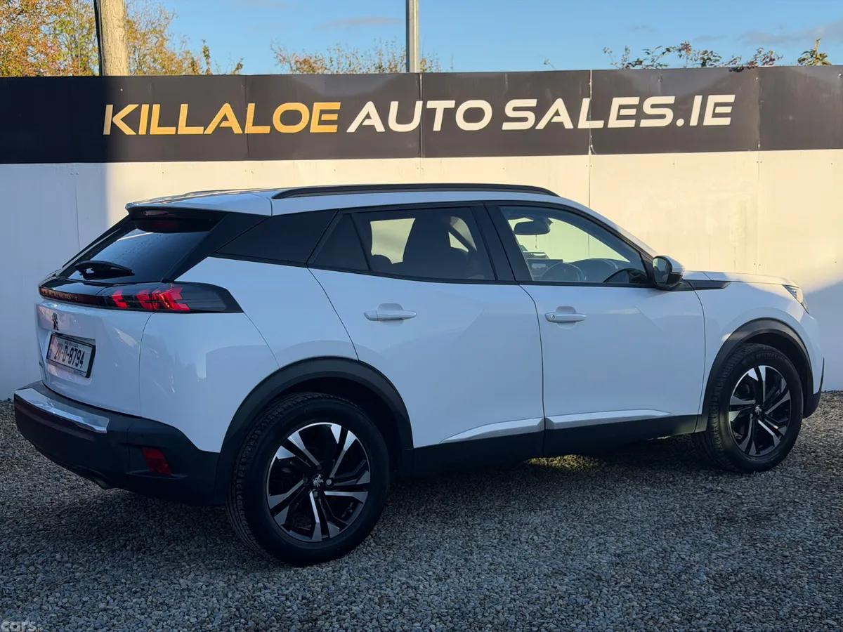 Peugeot 2008 MPV, Petrol, 2021, White