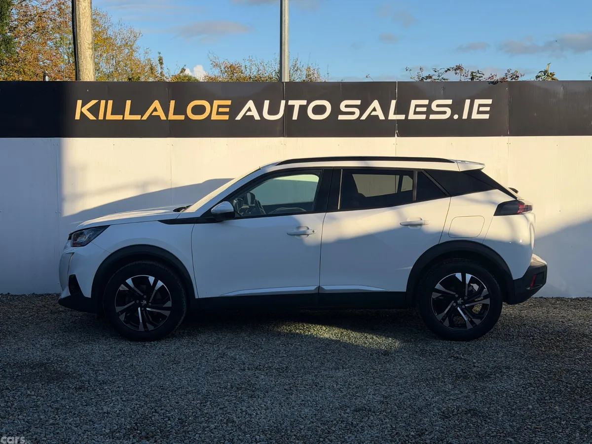 Peugeot 2008 MPV, Petrol, 2021, White