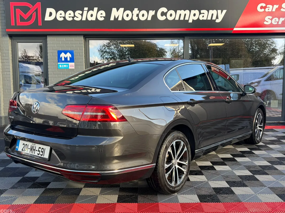 Volkswagen Passat Saloon, Diesel, 2020, Grey