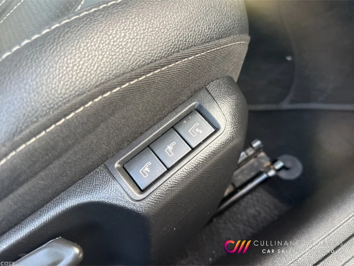 Opel Mokka SUV, Petrol, 2023, Grey