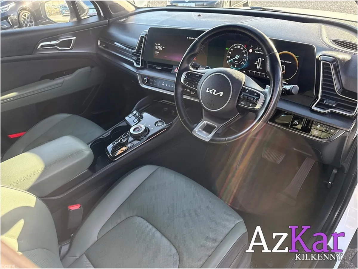 Kia Sportage SUV, Petrol Hybrid, 2024, White