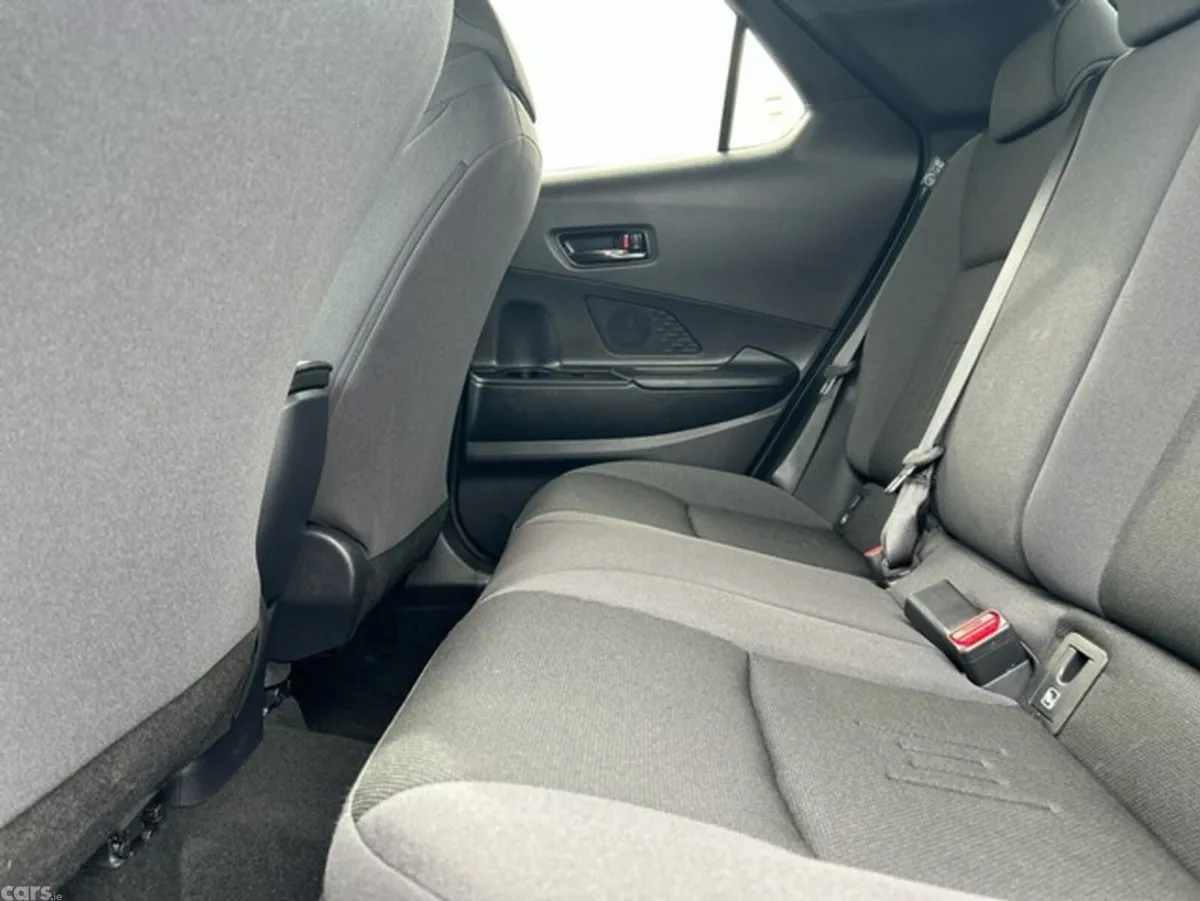 Toyota C-HR SUV, Petrol Hybrid, 2024, Grey