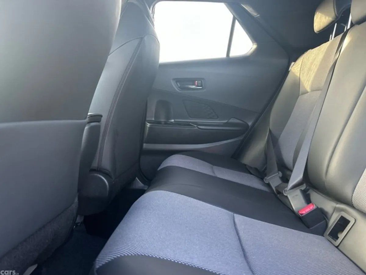 Toyota C-HR SUV, Petrol Hybrid, 2024, Grey
