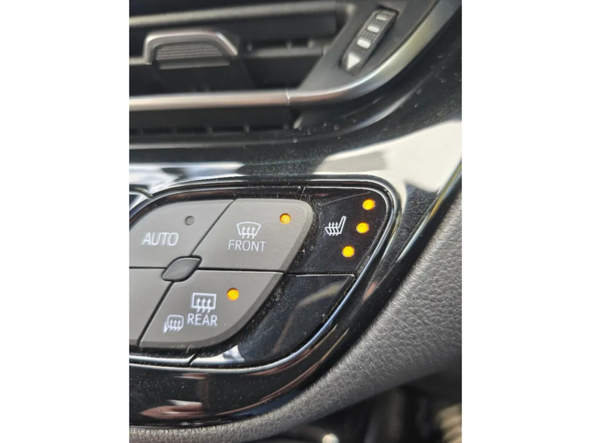 Toyota C-HR Hatchback, Petrol Hybrid, 2019, White