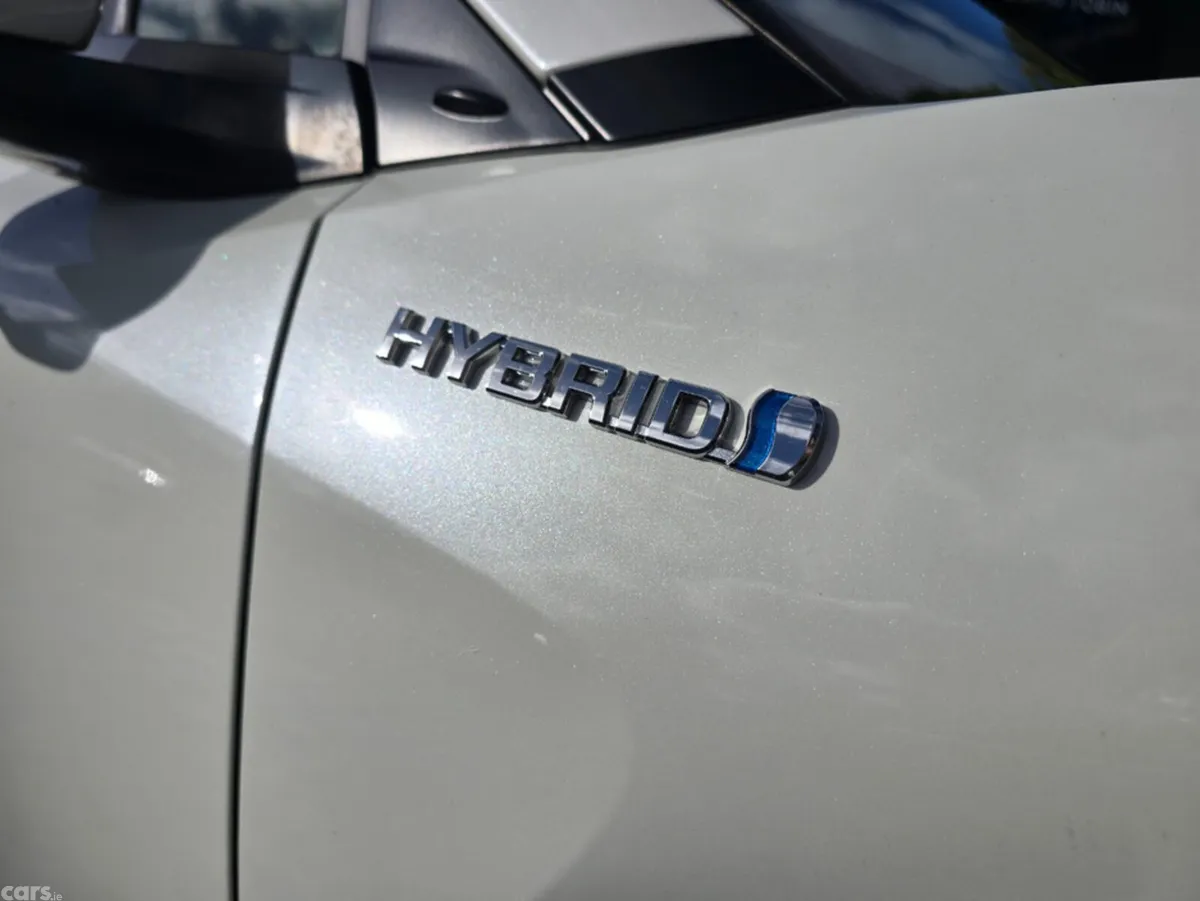 Toyota C-HR Hatchback, Petrol Hybrid, 2019, White