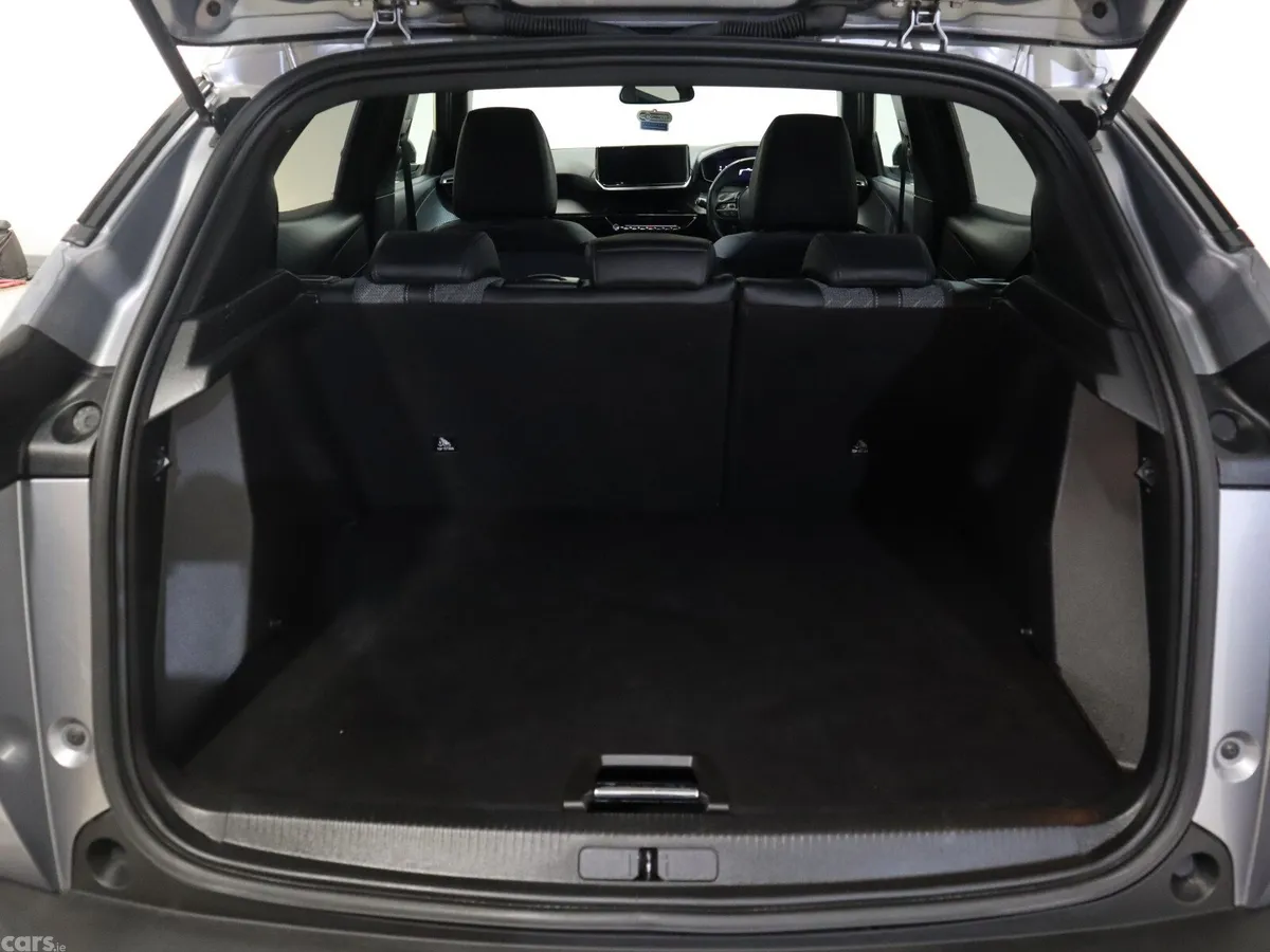 Peugeot 2008 MPV, Petrol, 2024, Grey