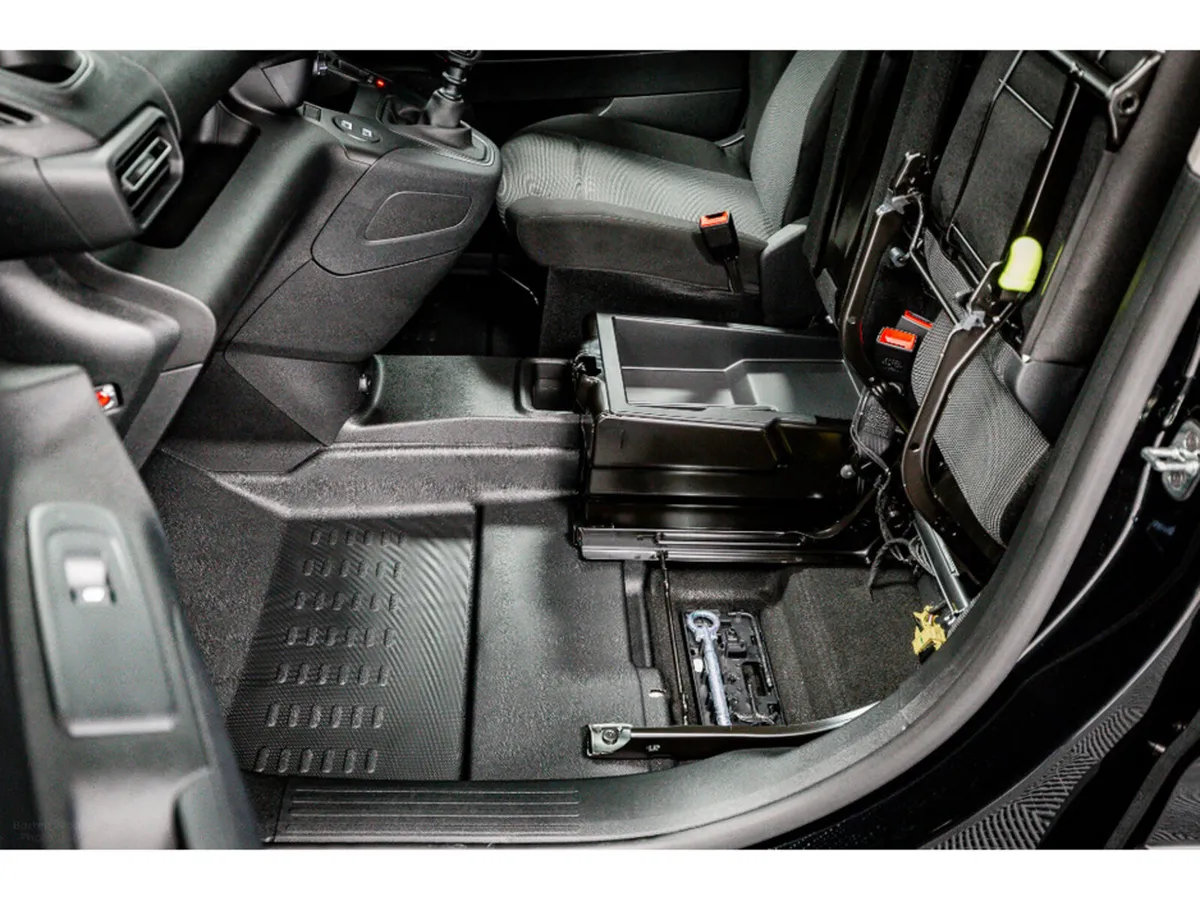 Peugeot Partner Van, Diesel, 2026, Black